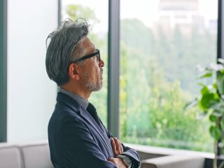 55歳になり年収が「450万円」ですが、50代の平均年収はいくらですか？