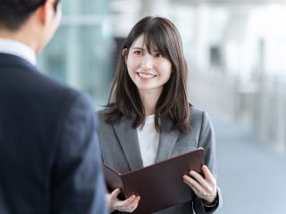 20代の妹の周りが「平均年収500万円」と聞いて驚きました。最近はそれが普通なんですか？ 20代の「平均年収」ってどれくらいなんでしょうか…？