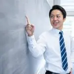 【日本語教師の年収】令和6年から「日本語教師」が国家資格に！平均年収や給料はどのくらい？