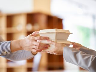 「生活保護」を受けていますが料理が得意でなく「栄養面」が心配です…宅配弁当を活用してもよいでしょうか？