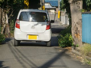 立地的に知らない車に「通り抜け」や「無断侵入」されるのはもう限界…！対処法を教えてください