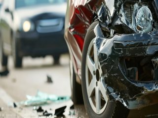 すっかり高齢になった父。「車の免許」を返納させたいので、自動車事故による賠償金の種類と相場を教えてください！