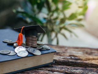 春から社会人になります！大学生の時に奨学金を月に4万8000円借りていたのですが、返済にはどれくらいの期間が必要でしょうか？