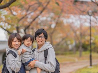 夫婦で「年収700万円」です。子どもを考えているのですが、都内だと厳しいですか？「児童手当」などがあれば大丈夫でしょうか？