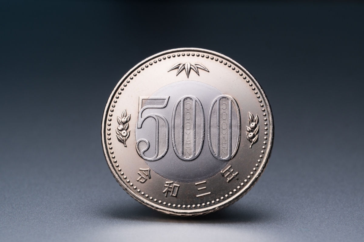 2021年から発行されている新500円玉。 そろそろ自販機にも対応してほしいです…。そもそも、なぜデザインが変わったのでしょうか？ | その他暮らし  | ファイナンシャルフィールド