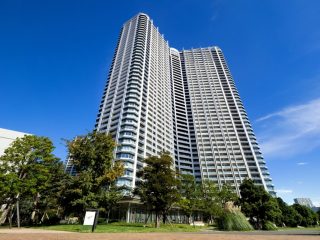 夫の年収が「1000万円」を超えました。いわゆる高収入だと思いますが、それでも「タワマン」に住むのは厳しいでしょうか？