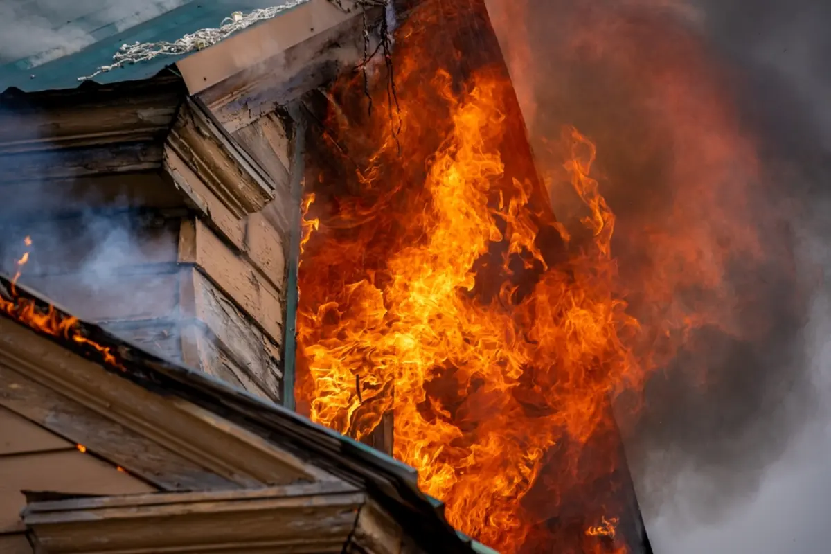 令和5年1～9月は1日平均約106件発生！ 火災保険はどこまで補償してくれるの？