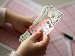 当せん者が換金に来なかった宝くじの「当せん金」はどこへ消えるの？ 「換金期限」はどのくらい？