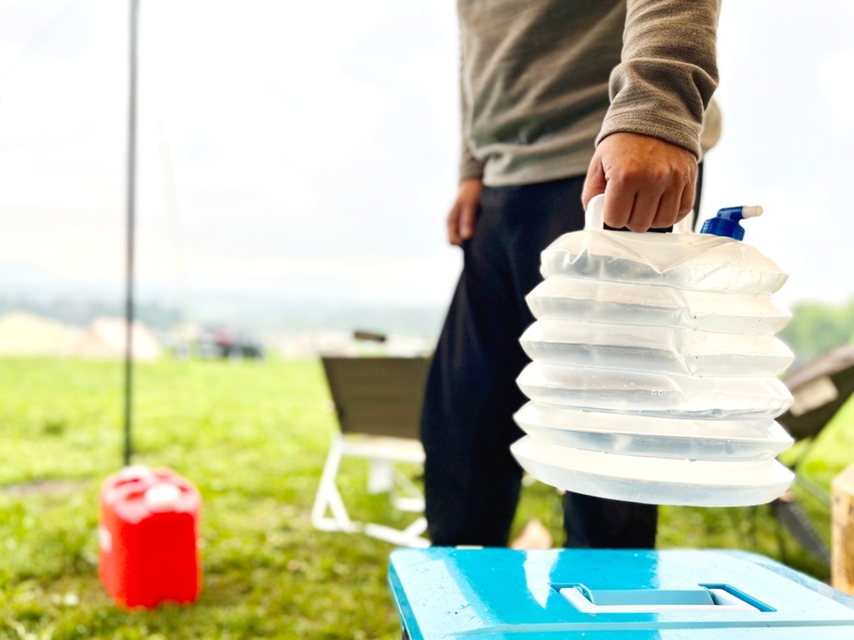 節約のため、「公園の水道」からタンクに水をくんで持ち帰っています。これって「窃盗」ですか？ | その他暮らし | ファイナンシャルフィールド