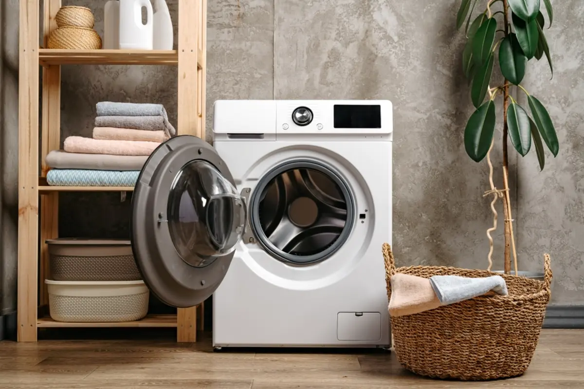 「縦型洗濯機」VS「ドラム式洗濯乾燥機」！　電気代がお得なのはどっち？