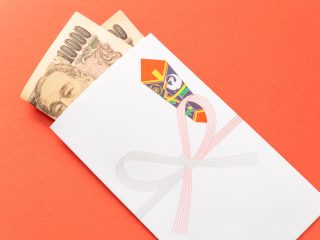 祖父が大学の卒業祝い「100万円」を孫に贈与！「非課税」で渡すことはできる？ 贈与の際の「注意点」についても解説