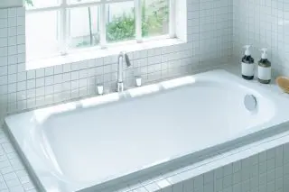 風呂場が寒すぎて毎日「浴室暖房」をつけてしまいます。寒さを我慢すればどのくらい電気代が浮きますか？