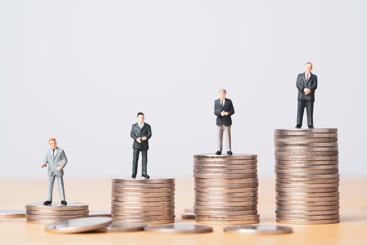 40歳で「年収800万円」は勝ち組？ 平均年収の分布をもとに解説