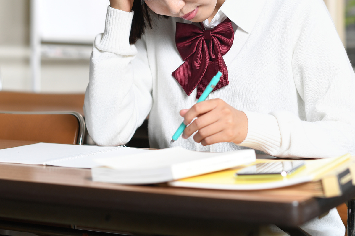 夫が娘の「大学進学」に反対していますが、私は「女の子だから大学に行かなくていい」とは思えません。どう説得すれば良いでしょうか…？