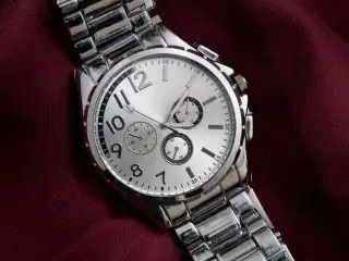 「高級時計を買うなら中古品が一番お得」って本当？ ロレックスは中古品のほうが高くないですか？