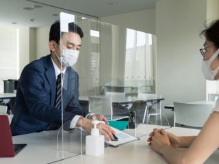 生活保護の申請をしたら「まずは家族から援助を」と断られてしまいました。生活保護は「国民の権利」ではないのでしょうか？