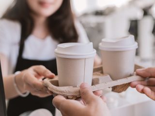 彼氏がスタバで「普通のコーヒー」を頼みます。いろんなメニューがある中でコーヒーを選ぶのは「もったいない」と感じてしまうのですが、これって普通なんですか？