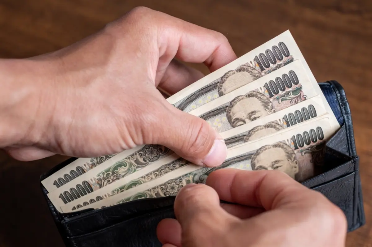 50代で「貯蓄2000万円」以上はどのくらい？ 貯蓄額は「1147万円」が平均という結果に！「中央値」とも比較