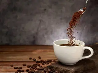 【毎朝のコーヒー】物価高で節約したいのですが、「ドリップコーヒー」より「インスタント」のほうが安いのでしょうか？
