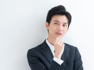 4月から新社会人なのですが、3月中の「入社前研修」に参加しろと言われています。入社前なので「無給」らしいのですが、これって違法じゃないんですか？ 入社後の評価に関わると思うと断れません…