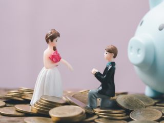 娘の結婚式に「50万円」の援助は少ないですか？ あまり余裕がないのですが、ほかの家庭ではもっと多額の援助をしているのでしょうか？ せめて「非課税」にできればと思っています