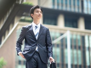 年俸制の企業に就職！ 「残業代」や「退職金」は出ないの？ 月給制との違いを解説