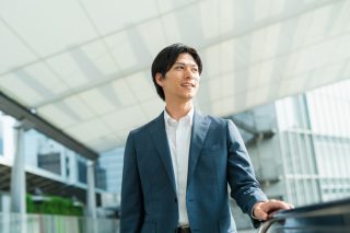 令和の「普通の会社員」がもらえる年金額はいくら？ 平均年収「458万円」をもとに試算