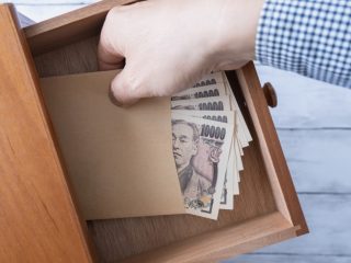 「タンス貯金」はなぜバレるの？ いくらまでなら違法にならない？