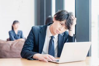 転職が決まったのに「今は忙しいから」と退職させてもらえません。次の会社の迷惑になりますし、なんとかならないのでしょうか…？