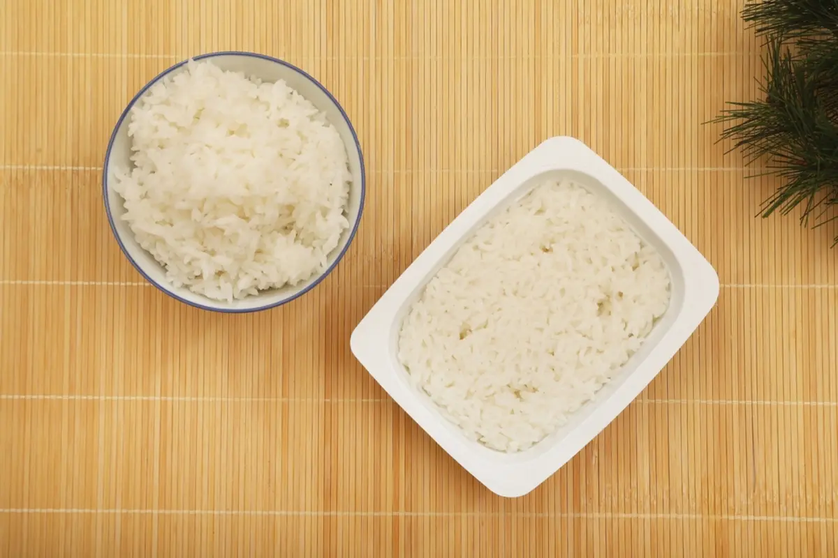 自炊の有無を聞かれ「毎日パックご飯」と答えたらドン引きされました。炊飯器で買った米を炊くのと費用は変わらないと思うのですが…。