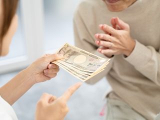 40歳の夫が「趣味のバイク」のために貯金を切り崩し始めました…「月5万」までなら許すべきですか？