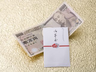 子宝に恵まれた親族。すでに来年のお年玉が心配なのですが、払うのは「任意」ですよね？ 正直もう払いたくないです…。