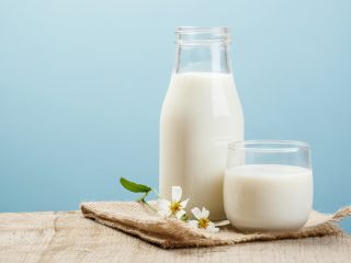 牛乳配達にすると、スーパーで購入するより安くなりますか？ やっぱり瓶で飲むほうがおいしく感じます…！