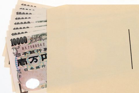 「月15万円の年金」を受け取るために必要な「年収」は？