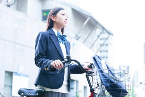 バス代の値上がりで、子どもの通学費用が「月2万円」にアップ！ 節約のために「片道1時間」を自転車通学してもらうのはキツイでしょうか…？