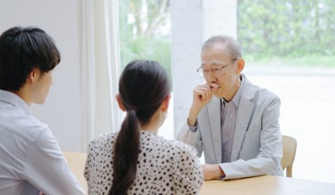 娘が結婚を考えている30代の彼。正社員ではなく、年収「200万円」以下のようですが、生活していけるのでしょうか…？