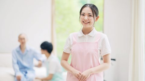 高校生の娘が「看護師」を目指しています。20代で「年収400万円」を目指せるようですが、激務とも聞くので心配です。やはりストレスなど大変でしょうか…？