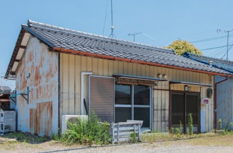 祖父の空き家を相続しました。立地的にも売れなさそうなのですが、どうすればいいですか？