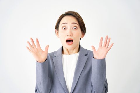 繁忙期に出勤したため「年収130万円」を超えてしまいました。”国民年金”と”国民健康保険”に加入しなければダメですか？