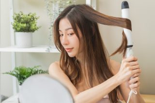 毎朝「ヘアアイロン」を20分は使用する高校生の娘。「電気代」はいくらかかってる？