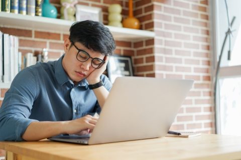 出社してすぐに「1時間休憩」を取り仮眠する部下に困っています。注意しても聞かない場合は「減給」の対象になるでしょうか？