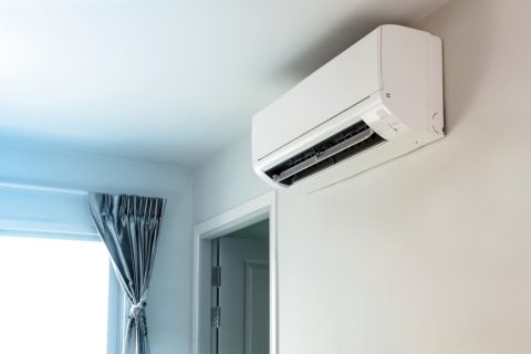 エアコンと電気ストーブで、部屋を暖める能力が高いのはどちら？ かかる電気代も教えて！