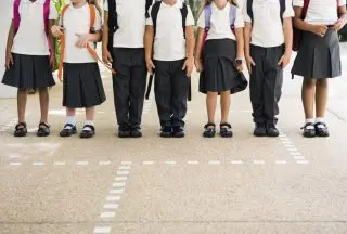 【入学シーズン】入学でかかる「制服代」の平均はいくら？「おさがりを利用したい人」の割合は？