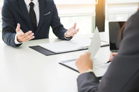 「年収450万円」の場合、老後は年金だけでは暮らせない!? 何歳まで働けば「年金だけ」で暮らせるの？ 必要な期間を試算