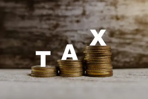 パチンコで生計を立てている場合、収入に「税金」がかかるのでしょうか？
