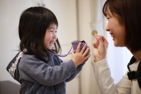 子どもがお小遣い3000円を「クレーンゲーム」に全額使います。お金の他の使い方を教えたいのですが、いい助言はありますか？