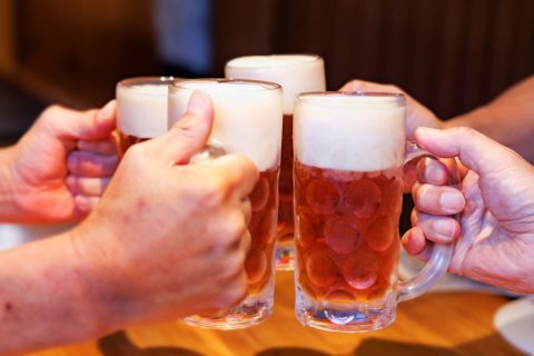 課長に昇進！飲み会では奢るのが当たり前？皆を喜ばせるスマートな方法とは？