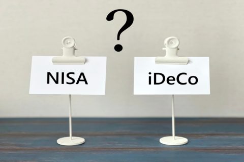 ママ友の間でiDeCoや新NISAの話が出ますが、iDeCoと新NISAの違いが分かりません。2つの違いを教えてください