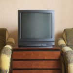祖母の家にある「ブラウン管テレビ」を処分したいけど買い取りNG？なるべく「費用をおさえて」処分する方法はある？