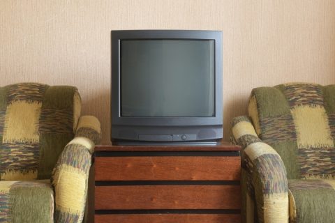 祖母の家にある「ブラウン管テレビ」を処分したいけど買い取りNG？なるべく「費用をおさえて」処分する方法はある？